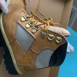 Timberland Field Boots youth sz 12.5
